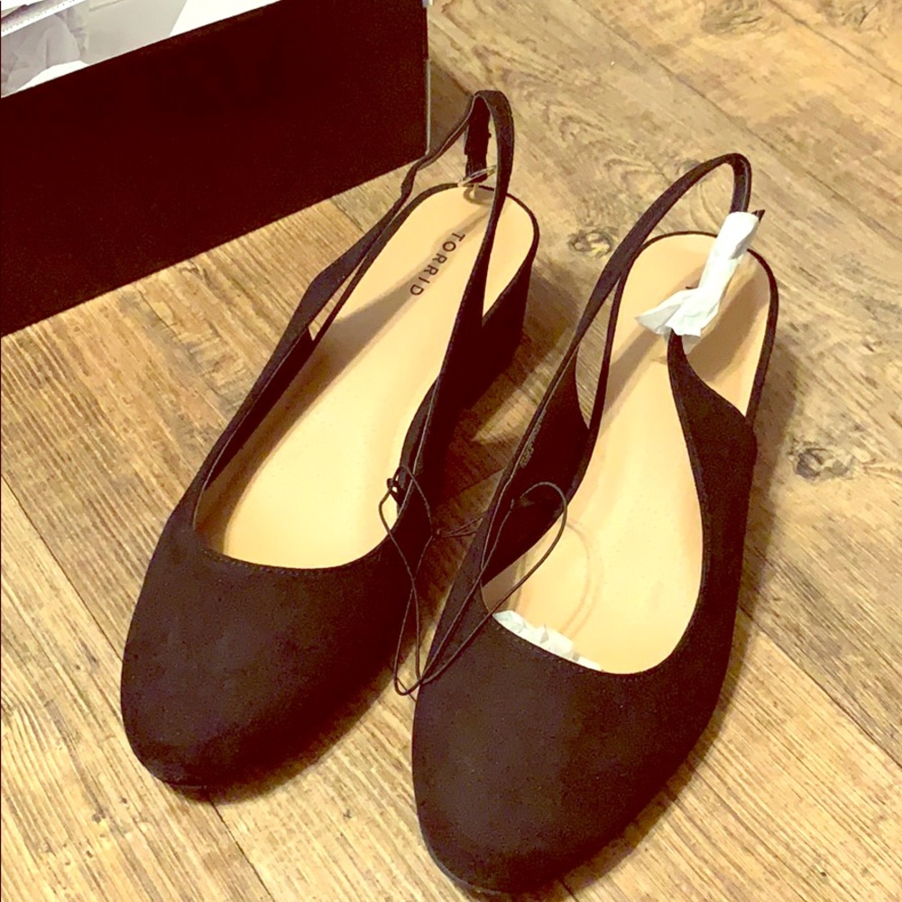 WIDE Black low block heel’s!